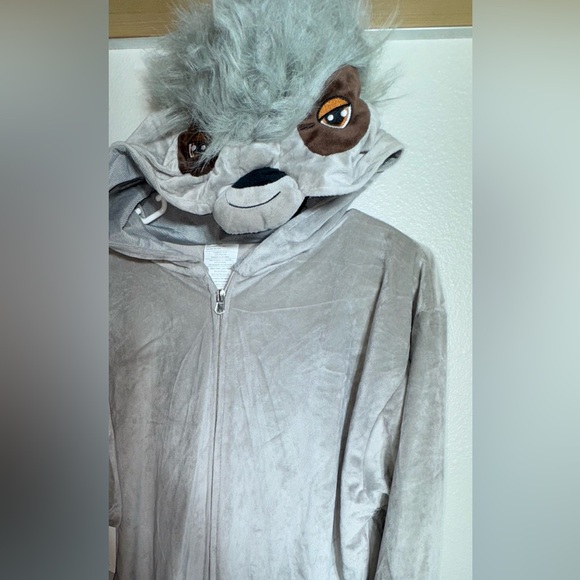 Sloth 1 piece hooded jumpsuit large/Xlarge - Picture 4 of 10